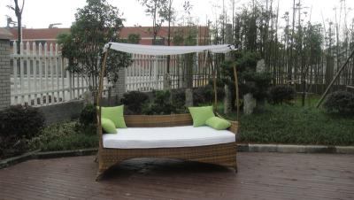 Κίνα Καφετιά υπαίθρια πισίνα ψάθινο Daybed Roofed με το μακρύ μαξιλάρι προς πώληση