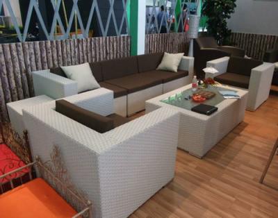 China Outdoor Rattan Sofa For Pool , Modern Garden Table And Chairs for sale