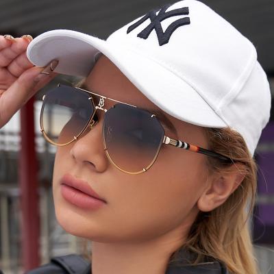 China 2022 European fashion sunglasses toad sunglasses men and new 2022 American men's fashion women's UV400 customer logo PC metal NC glass ; ZHE Lm 7026 for sale