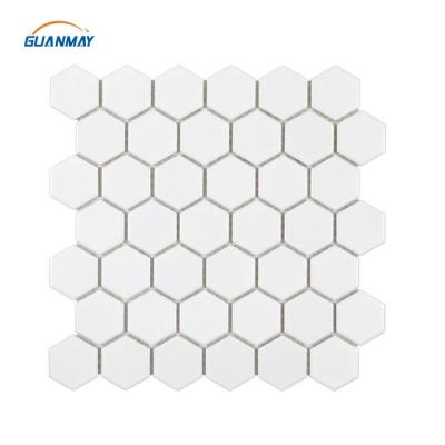 China CLASSIC Carrara Honed Honey Comb Mosaic Natural Backsplash Marble Stone Tile for sale