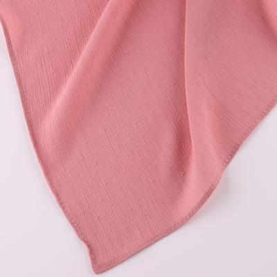 China 2021Gorgeous simple dyed chiffon tudung bawal dots crepe textured chiffon ladies plain color head wrap shawl muslim hijab for sale