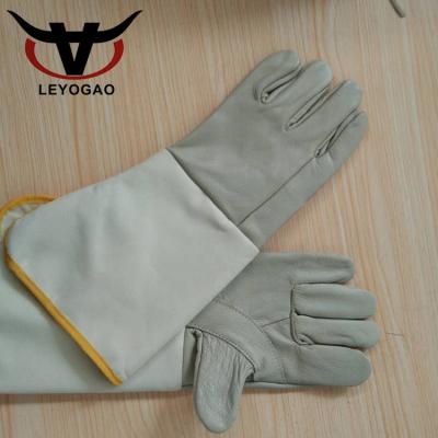 China Durable Good Protection Long Sleeve Furniture Leather Welding Gloves for sale