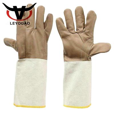 China Low Price Safety Durable Waterproof Heat Resistant Safety Leather Work Gloves for sale