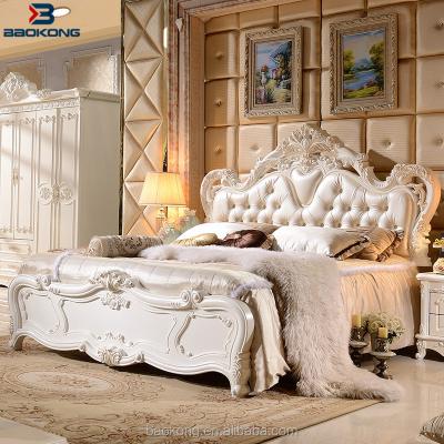 China Single Elegant European Style Modern King Size Hand Carved Wooden Double Bed for sale