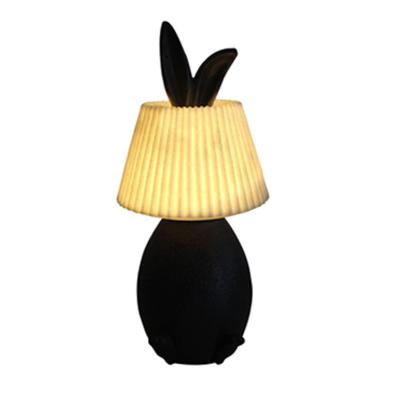 China Art Decor XUBANG Customized Home Decoration Round Base Battery Lighting Table Lamp for sale