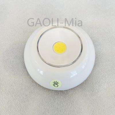 China NINGBO Factory Wholesale 1 Modern Hot Cheap COB Led Spot Light Mini Round Small Lamp Battery Power For Home Decor Indoor Cabinet for sale