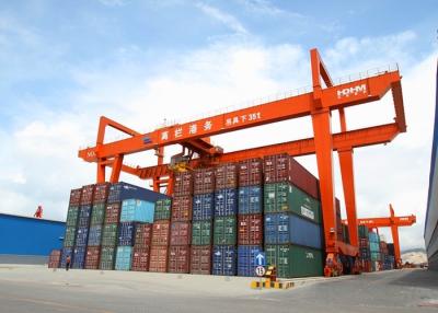 China Rail Mounted Container Gantry Crane , Dockside Gantry Crane Auto Tracking for sale