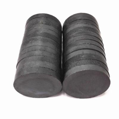 Chine Industrial Ceramic Ferrite Magnet Strong Black Ferrite Magnet Factory Directly Sale Hard Magnet à vendre