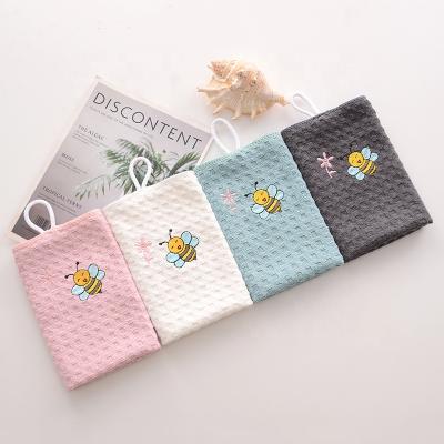 China 30*30 Color Microfiber Child Safe Cute Embroidered Animal Multiple Hand Towel for sale