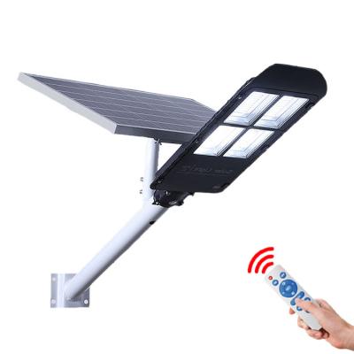 China Flyinglighting 2019 newest popular 100w 150w 200w 300w road led solar street light for sale