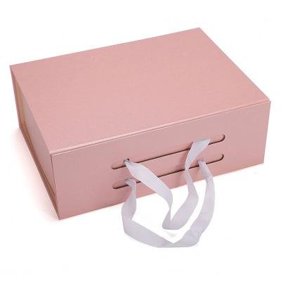 China Handmade Custom Size Foldable Packaging Logo Paper Boxes With Magnetic Closure for sale