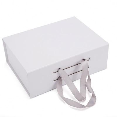 China Handmade Custom Size Logo Foldable Packaging Corrugated Box With Magnetic Closure for sale