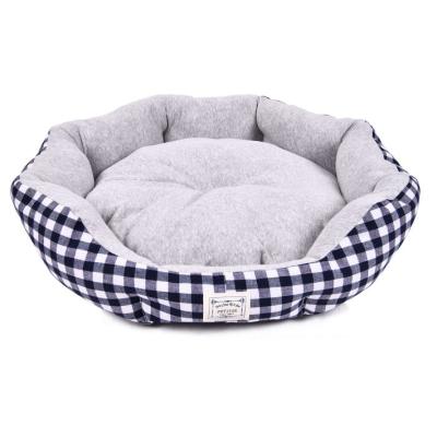 China Sustainable Hot Sale Fashion Design Oxford Fabric Pretty Organic Dog Sofa Pet Beds for sale