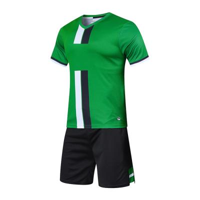 China With pockets and air mesh in the back makers ensure high quality sportswear professional sports football quick dry wear for sale