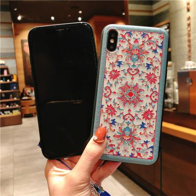 China Anti-fall Wholesale Custom Fashion Embossed Vintage Skin Bracelet Phone Case Cover For All Series Iphone Silicone Cases for sale