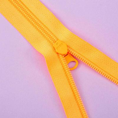 China Viable Wholesale Low MOQ Customize Reversible Open End Atuo Nylon Invisible Lock Zipper for sale