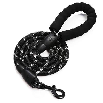 China Amazon Hot Selling Reflective Reflective Nylon Pull Braided Rope Dog Climbing Leash With Comfortable Soft Handle for sale