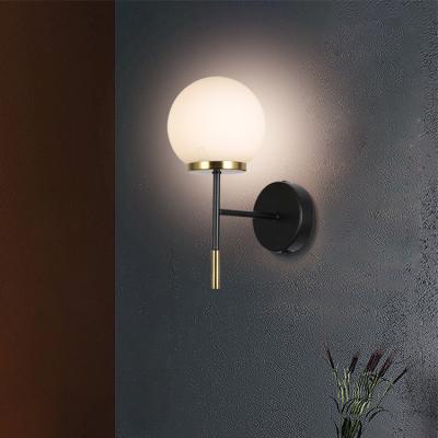 China Modern Silver Indoor Hotel Bedroom Decoration Iron Color High Efficiency Sconce Home Wall Mounted Simple Wall Lamp for sale