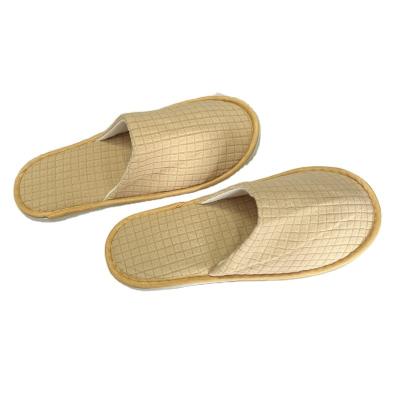 China Plush Logo Disposable Slippers Lightweight Customizable Traction Grid For Hotel SPA Guests for sale