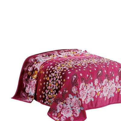 China Burgundy Flannel Fire Retardant Flower Patterns Colors Super Soft Reversible Blanket for sale