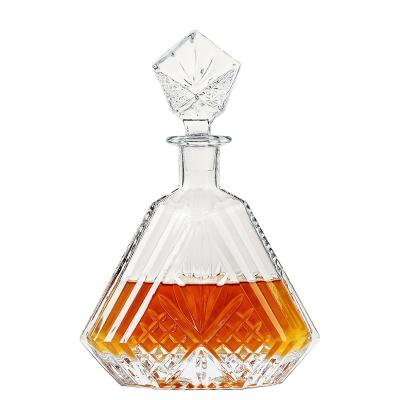 China Factory Style Wholesale High Quality Classic Whiskey 750ml Decanter Classic Wine Decanter For Bar Decanter With Gift Box for sale