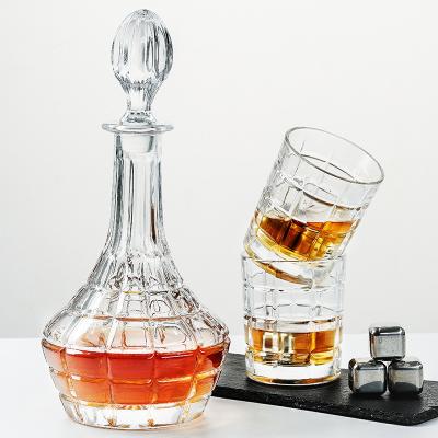 China Hot Sale Blown Bulk Mouth Press Machine Amazon Whiskey Bottle Decanter 750ml Glass Whiskey Decanter for sale