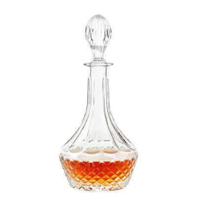 China Machine pressed & Classic Handcrafted Decanter For Bar/Home/Gift Round Whiskey Crystal Decanter 750ml for sale