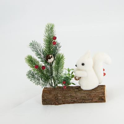 China 2022 Christamas new small decoration Christmas tree with squirrel decorations for modern homedecor home ornaments for sale