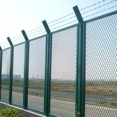 China Galvanized / Rustproof PVC Coated Chain Link Fence High Quality Welded Wire Mesh for sale