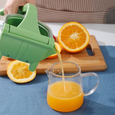 China 2021 Viable Handheld Citrus Lemon Citrus Fruit Juicer Kitchen Instruments Kitchen Squeezer Orange Squeezer for sale