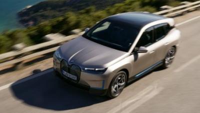 China Vehículos de alta velocidad largos AWD de los coches 200km/h SUV EV de la gama Xdrive40 EV de BMW IX en venta