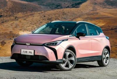 中国 450km/580kmの長期EV SUV Geely幾何学M6贅沢な5 Seater電気SUV 販売のため