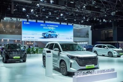 China Más reciente SERES ((HUAWEI) coche eléctrico Landian E5 2024 Honor Edición1.5L 100km híbrido 81kw/135N.m SUV de tamaño mediano coche eléctrico en venta