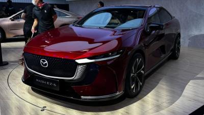 China El primer vehículo eléctrico puro-Mazda EZ-6 es un elegante, sedán con tracción trasera en venta