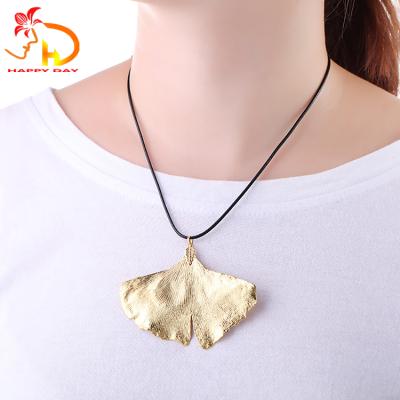 China Classic top selling beautiful attractive style ginkgo biloba leaves nacklace for sale