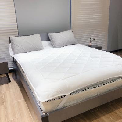 China Diamond Quilted Machine Washable Luxury Home Mattress Sufficiency 100% Polyester Microfiber barato MAS Protector for sale