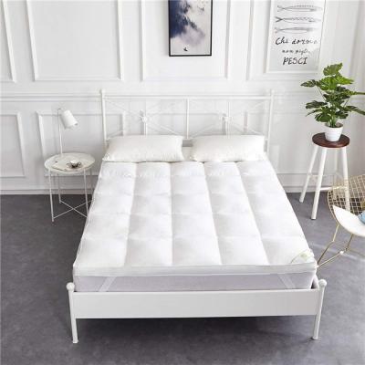 China Foldable Microfiber Bed 5cm 10cm 7cm 10cm 12cm 5 Inch Soft Polyester Microfiber Bottom Alternative Mattress Topper for sale