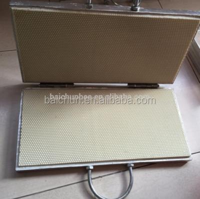 China Farms Handl-operated Beeswax Machine Notebook Type Beeswax Sheet Making Machine Hot Sale for sale