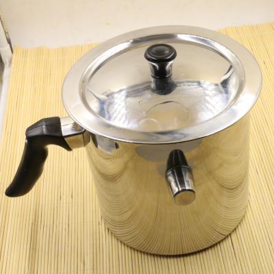 China Beekeeping equipment best quality and price stainless steel small wax crucible machine made wax melter in china for sale