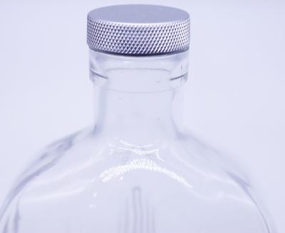 China SGS grabado aviación FDA de 1750ml Gin Bottle Alunimum Screw Cap en venta