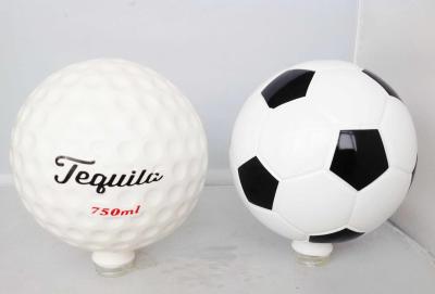 China Fußball Tequila-Glas-Flasche mit Steigungs-Malerei T Cork Screw Cap Full Coating zu verkaufen