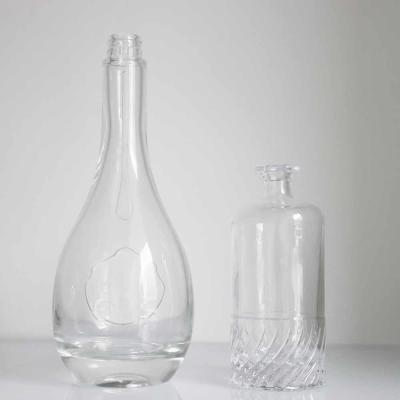 China Erstklassiger Bohrungs-Durchmesser Crystal Champagne Large Alcohol Bottle SGS FDA 23MM zu verkaufen