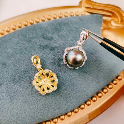 China CLASSIC Crab Shape Christmas Day Gift Accessories S925 Sterling Silver Natural Pearl 8-10mm Bead Pendant for sale