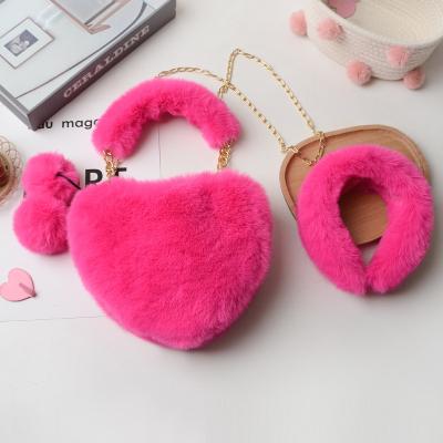 China FS8980 Fashion Winter Fashion Ladies Bag Cute Faux Fur Tote Bags Heart Shaped Purses For Women Handbag 2021 for sale