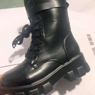 China 2020 latest pocket zipper mid-tube women's boots fashion boots women's quick-drying non-slip shoes black boots for sale