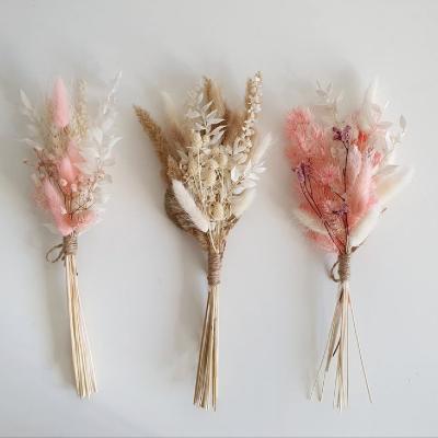 China Custom Made Arrangement Home Wedding Reed Dried Pampas Dry Small Mini Flower Bouquet For Decor Hot Sale Palm Ruscus Pampas Bouquets for sale