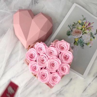 China Wedding Flower Arrangements Wholesale Preserved Yuntu Eternal Rose In Gift Box Heart Shaped Roses Valentine's Day Gift For Girlfriend for sale