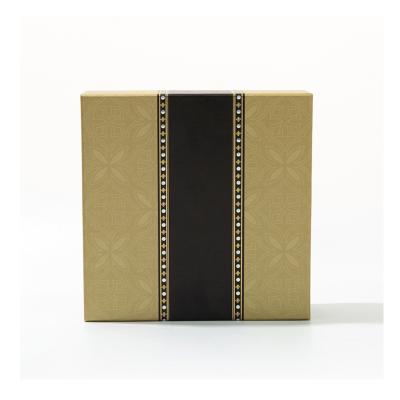 China Recycled Materials Sell Custom Logo Hardness Cardboard Paper For Gift and Cosmetics Macaron Gift Box for sale