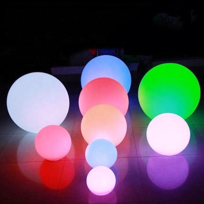 China 16 Colors Modern Wholesale Outdoor Plastic Charging Led Ball For Swimming Pool/Waterproof Led Light Balls Glow Garden Ball/Decoration for sale