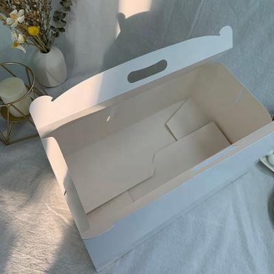 China Handmade Cream Convenient Disposable White Card Cake Box Transparent Portable Cake Box for sale